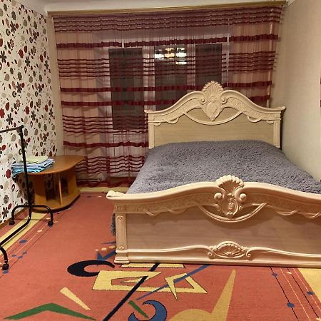 Михайлівська Квартира Zhytomyr Dış mekan fotoğraf